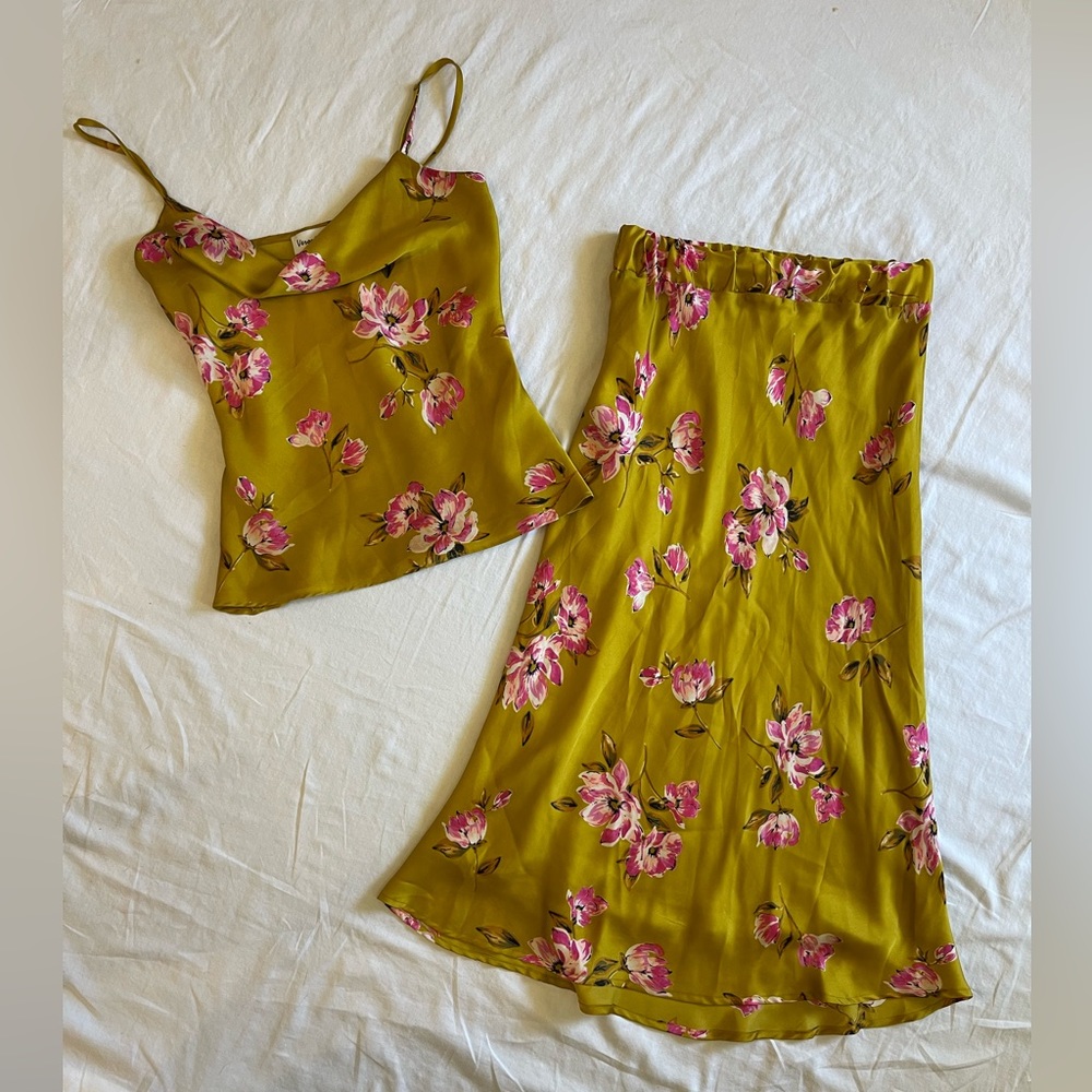 Veronica M, top and skirt set, skirt size D, top size XS